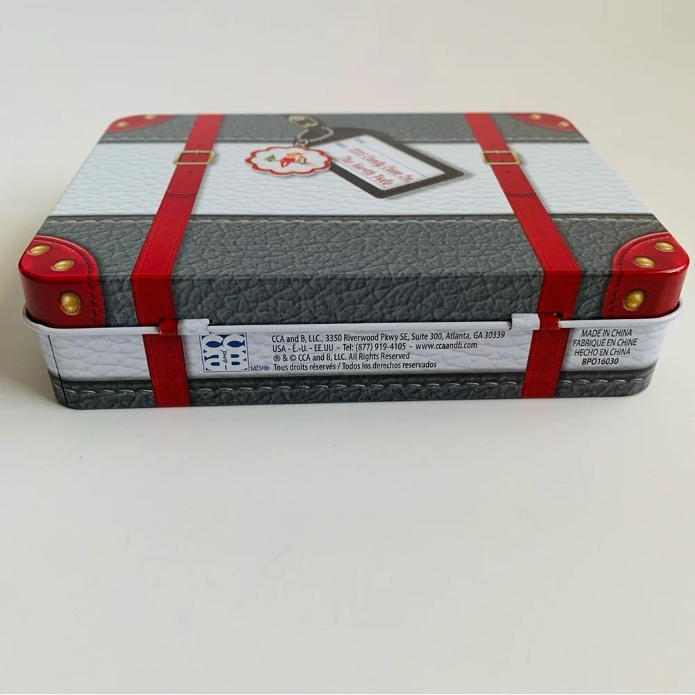 Elf on The Shelf Scout Elf T-shirt Collection with Tin Suitcase - Picture 6 of 8